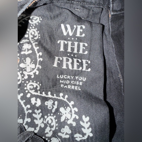 We The Free Good Luck Mid Rise Jeans in Soundwave
Free People Size 31 - Picture 13 of 16